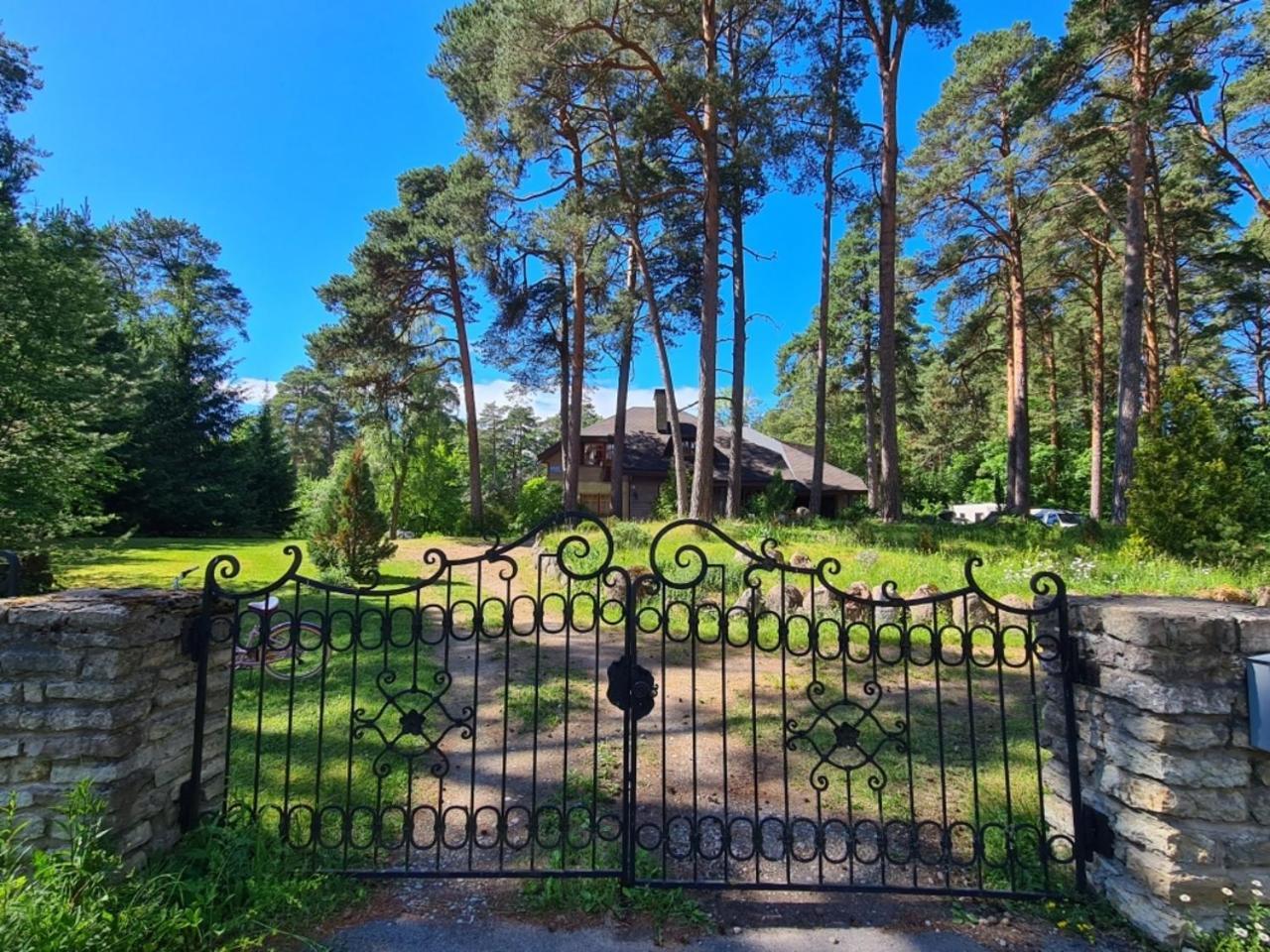 Vabaduse Guesthouse Narva-Jõesuu Exteriör bild